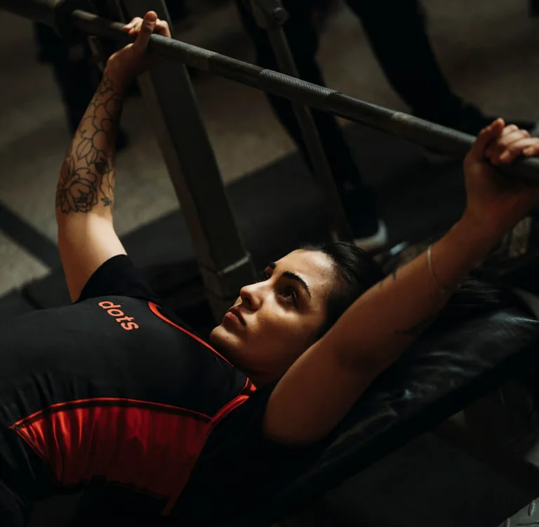 Gianina Focarazzo entrenando en el gimnasio